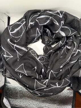 Warner Bros. Harry Potter Black and White Logo Scarf